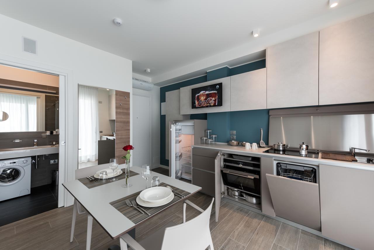 One-Bedroom Apartment,640425783:JPEG